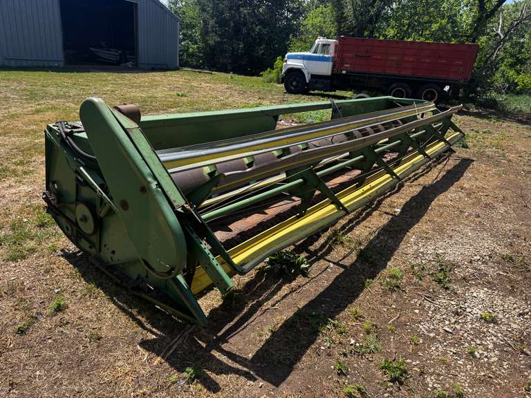 John Deere 24' Header