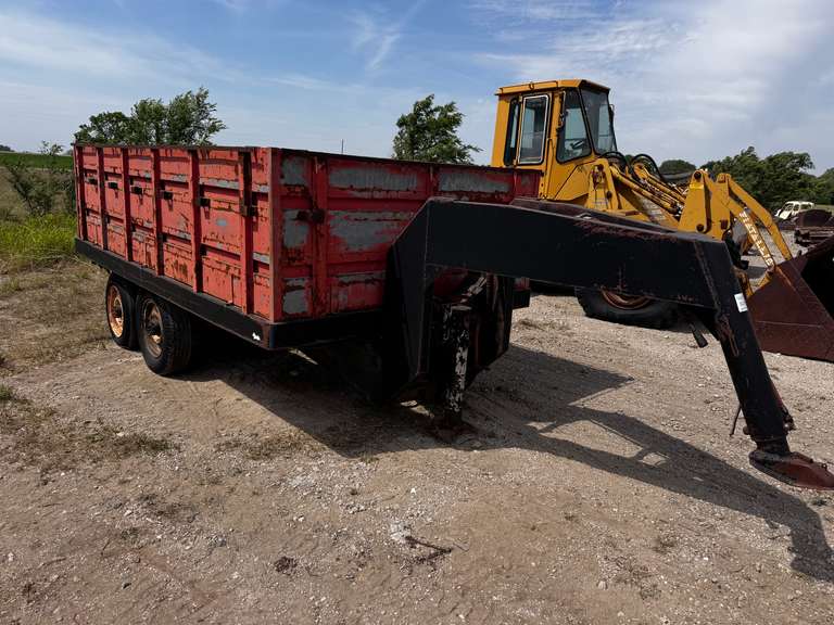 Gooseneck Dump Trailer