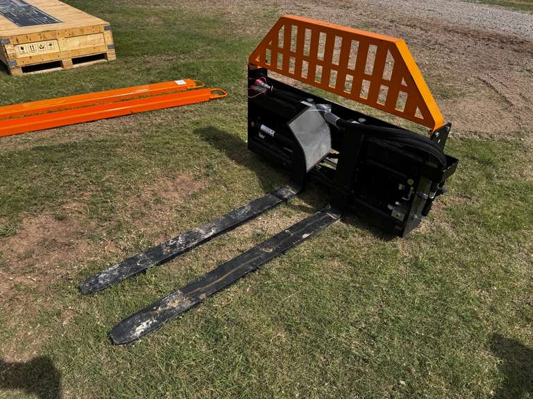 Wolverine Hydraulic Adjustable Fork Attachment w/Forks
