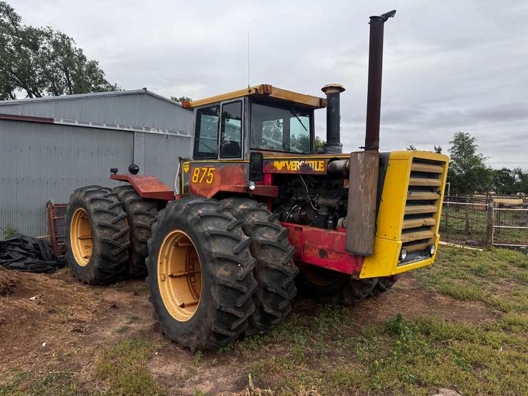 1980 Versatile 875 Tractor