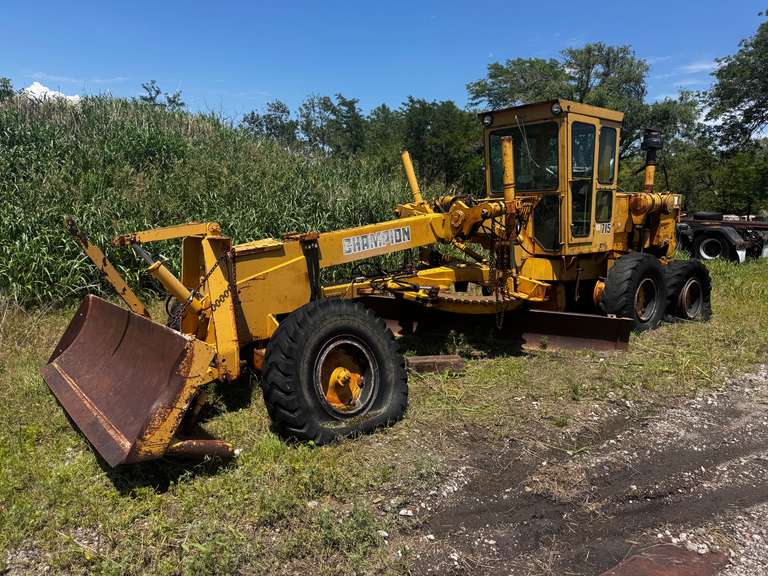 1965 Champion 715 Heavy Duty Motor Grader