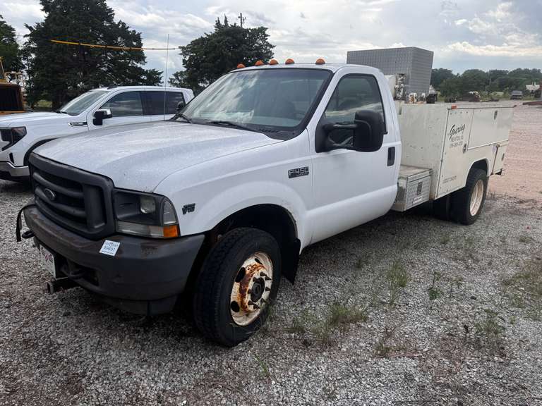 2004 Ford F-450 Service Truck VIN #1FDXF47S14EA52950
