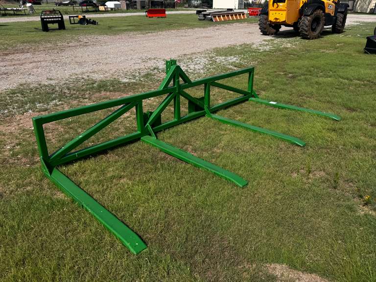 3-Pt Double Bale Carrier Attachment