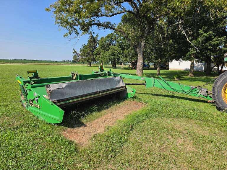 John Deere 936 MoCo Swather