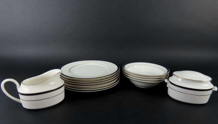 International "Aristocrat" Ultra Bone China Plates, Bowls &amp; Cream ...