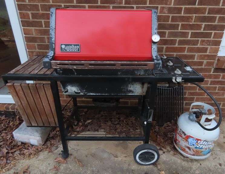 Well Used er Gas Grill with Cover GC5 Auctions