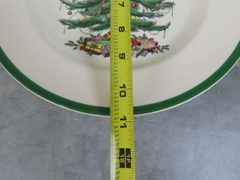 Lot of 8 Spode "Christmas Tree" Dinner Plates Made in England See