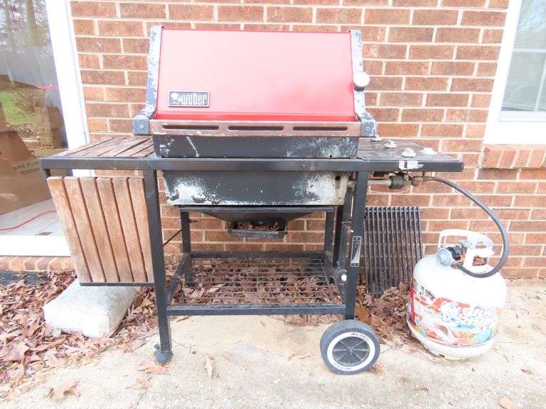 Well Used er Gas Grill with Cover GC5 Auctions