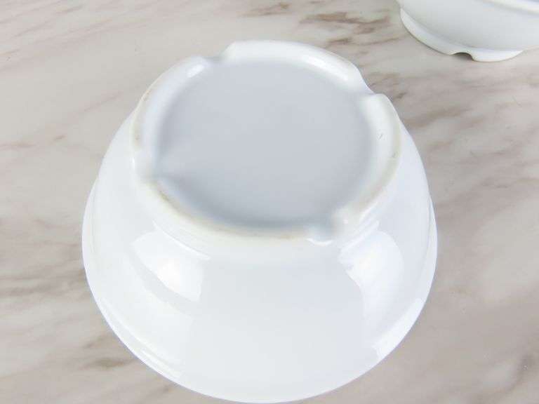 Lot of 2 Ceramic Grapefruit Bowls