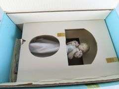 Beautiful Lladro Porcelain "Spring Bouquet" Figure in Original Box - Made in Spain