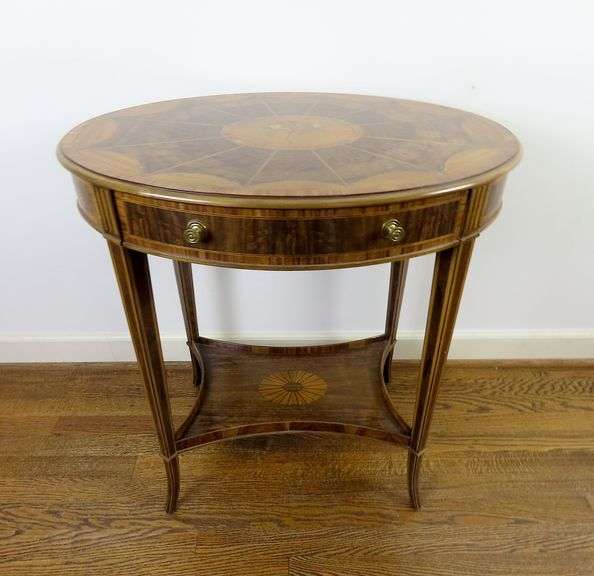 Beautiful Oval Baker Furniture Side / Center Table - See Description