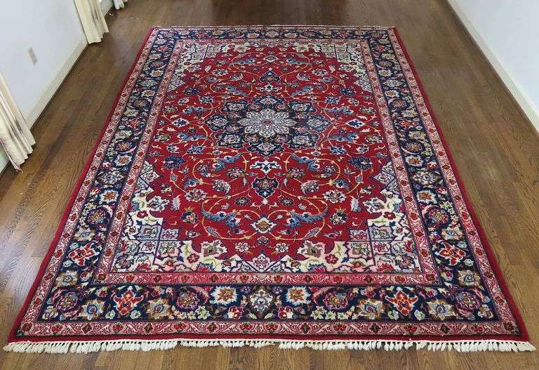 Beautiful Wool Area Rug with Pad