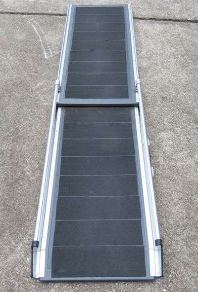 Extending Dog Ramp Lightweight Portable Extending Pet Ramp - GC5 Auctions