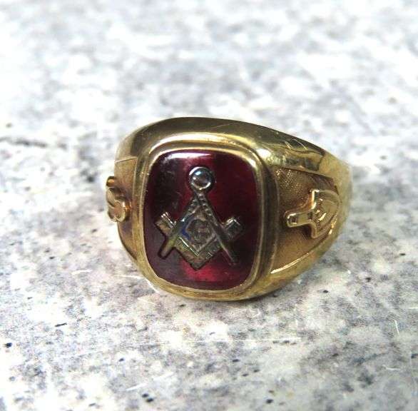 10K Gold Masonic Ring - Size 9.5 - 5.6g