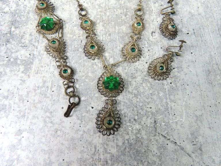Stunning Antique Necklace, Bracelet & Screwback Earring Set