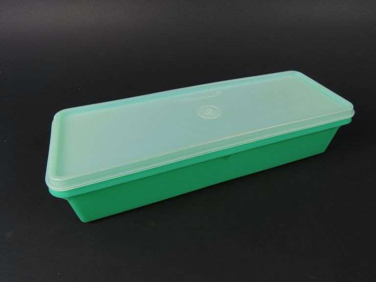 Vintage Tupperware Celery Container