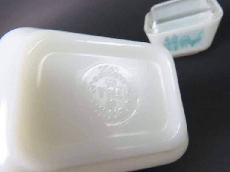 Lot of 2 Small Pyrex "Amish Butterprint Turquoise" Refrigerator Dishes