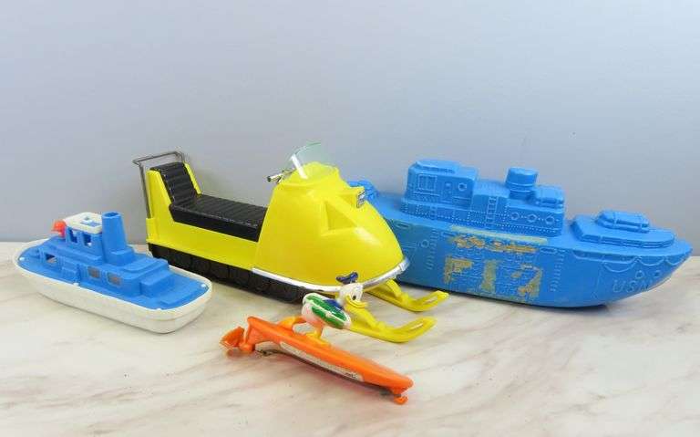 Lot of Vintage Toys with Disney Mini-Surfer