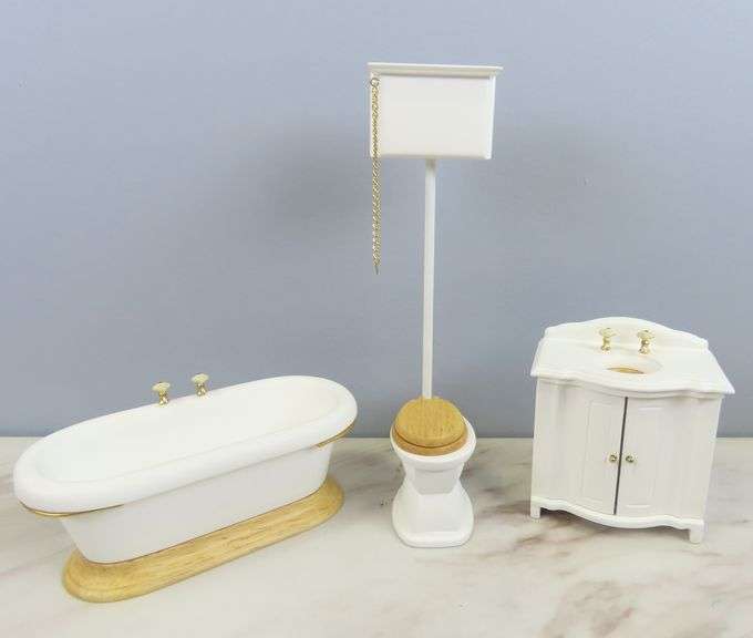 Lot of Wooden Doll House Bathroom Tub, Sink & Toilet