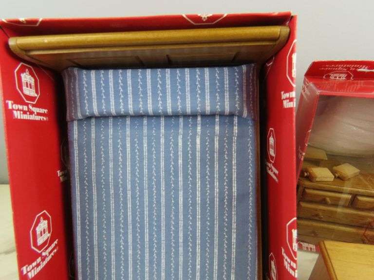 Lot of Town Square Miniatures Doll House Furniture