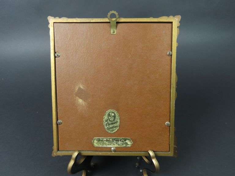 Vintage Cameo Creations Wall Hanging