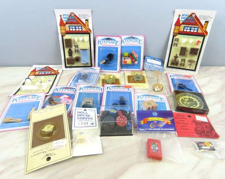 Big Lot of Doll House Miniatures with Food & Kitchen Items