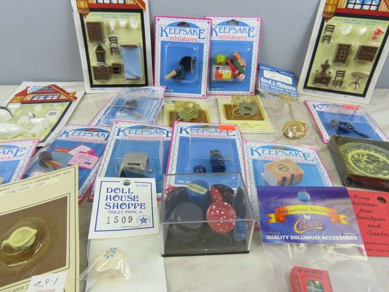 Big Lot of Doll House Miniatures with Food & Kitchen Items