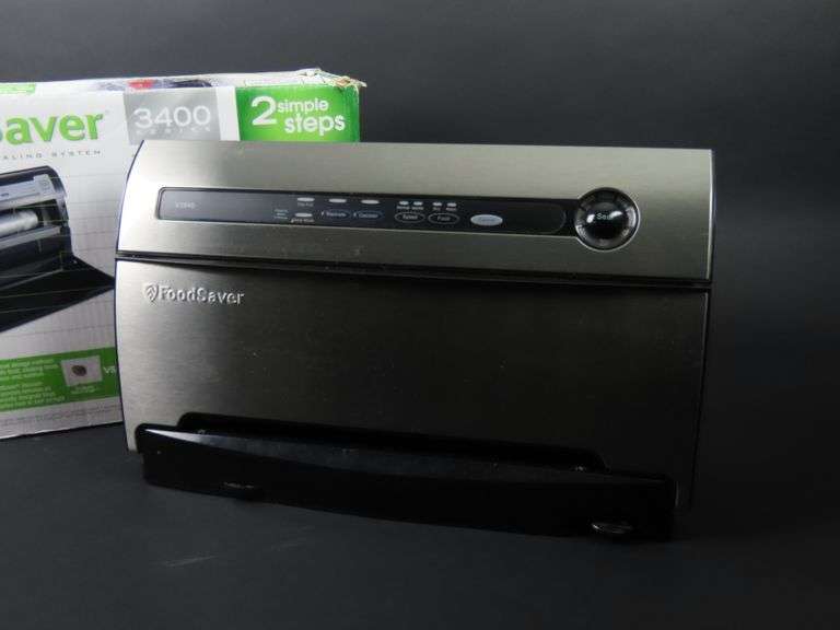 Foodsaver Model V3840 Vacuum Sealing System in Box