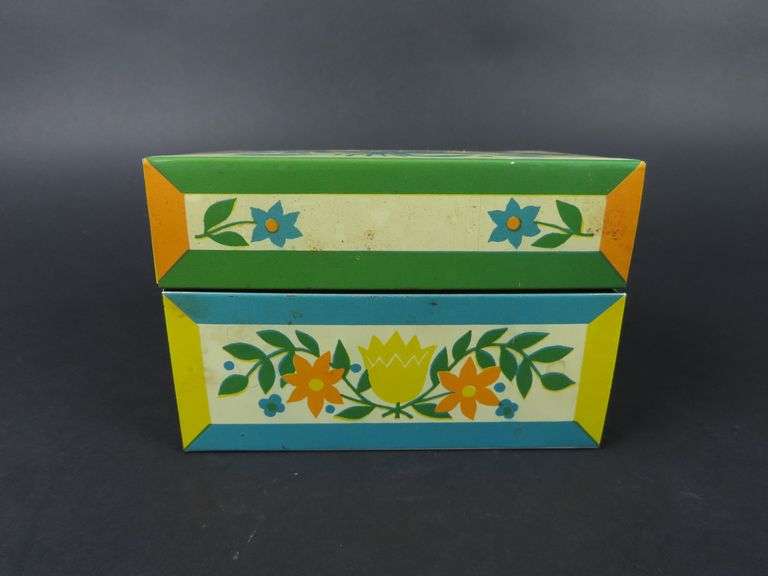 Retro Metal Recipe Box with Recipes