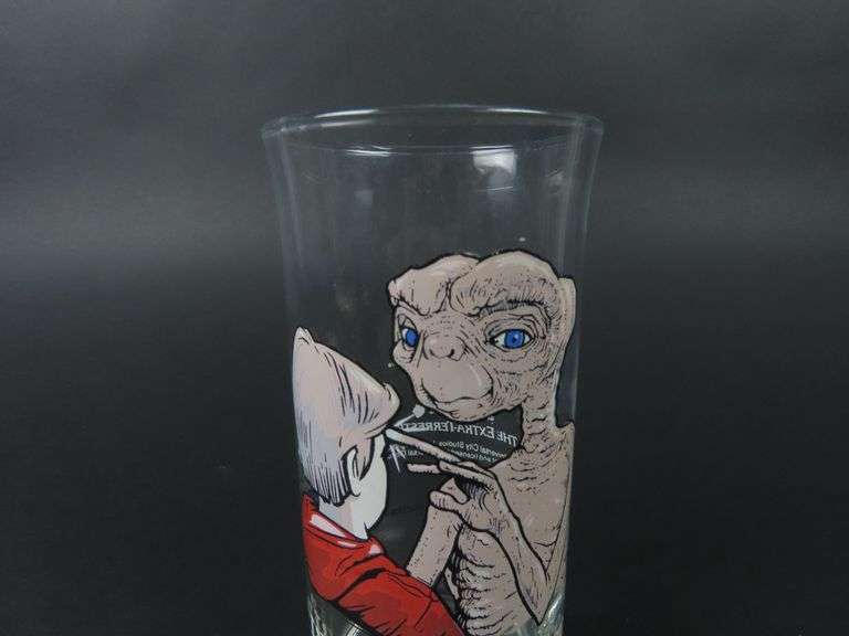 Vintage Pizza Hut Collectible "ET" Glass