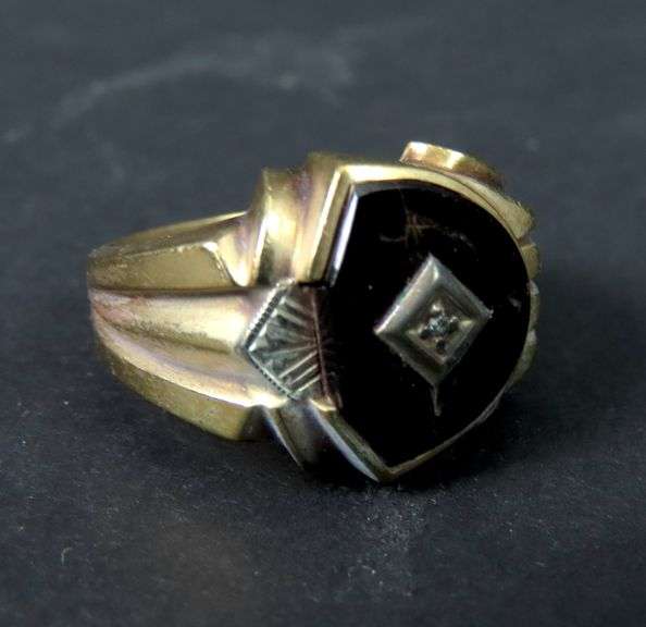 Men's 10K Gold Ring with Onyx - Size 10 - 8.5g