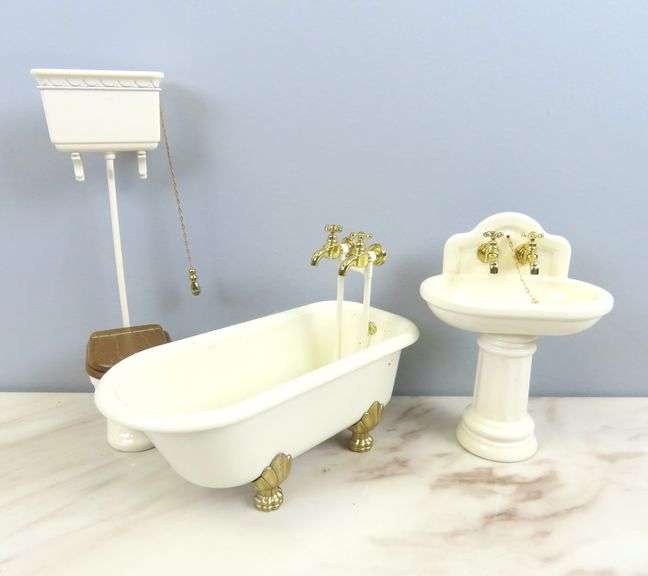 Lot of Enameled Cast Iron Doll House Bathroom Fixtures