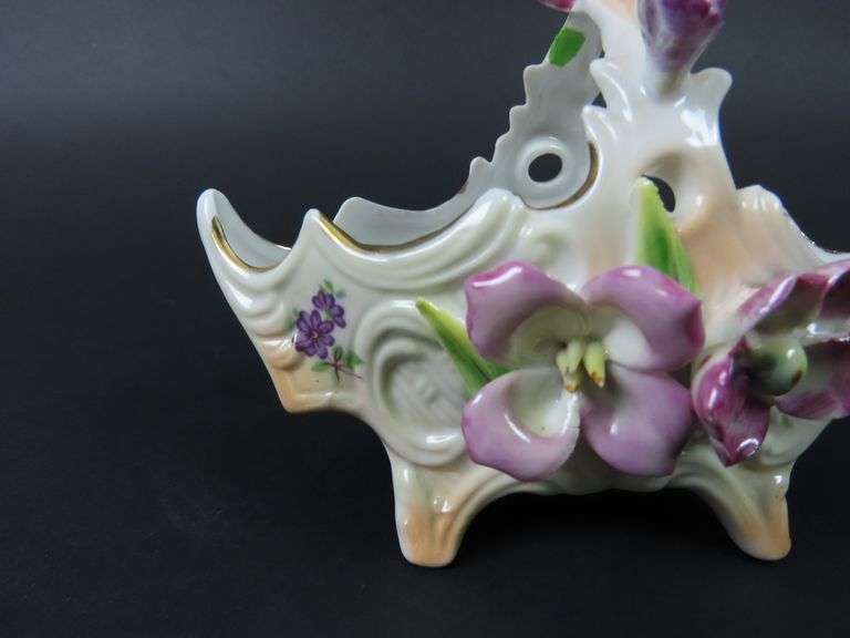 Beautiful Vintage Porcelain Basket Décor