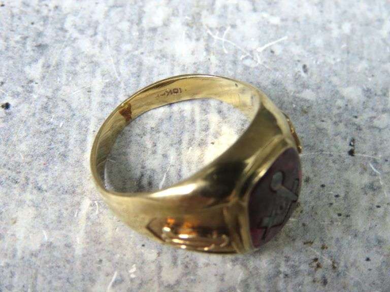 10K Gold Masonic Ring - Size 9.5 - 5.6g
