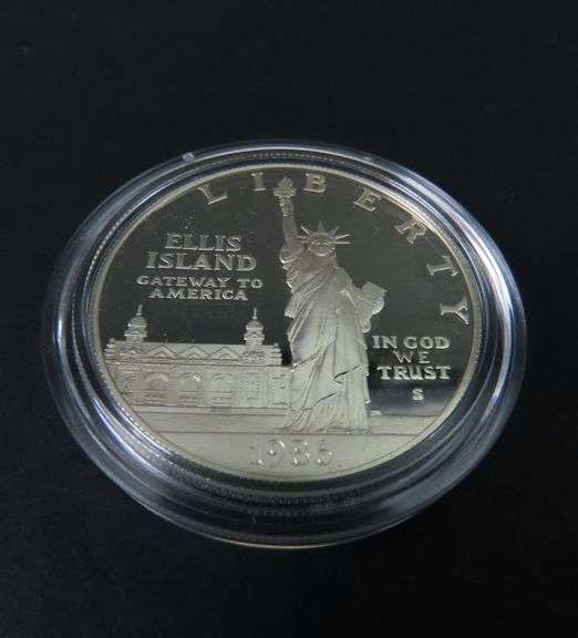 Lot of 2 1986 .900 Fine Silver Uncirculated Collector Coins in Case