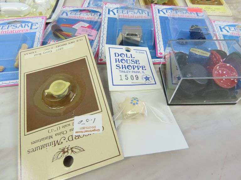 Big Lot of Doll House Miniatures with Food & Kitchen Items