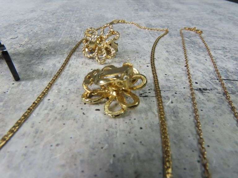Lot of Vintage Costume Jewelry with Necklaces & Earrings
