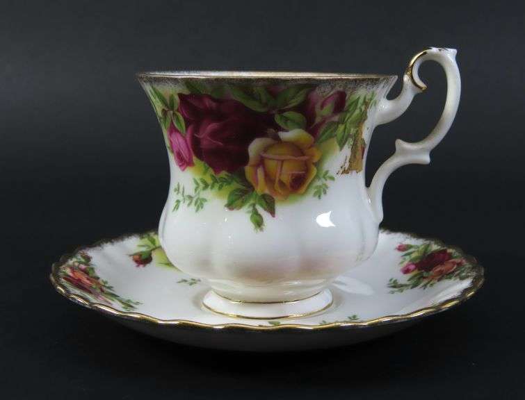 Royal Albert "Old Country Roses" Teacup & Saucer  - Made in England