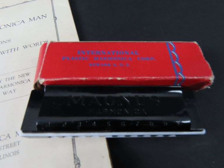 Vintage Magnus Harmonica with Lesson Book