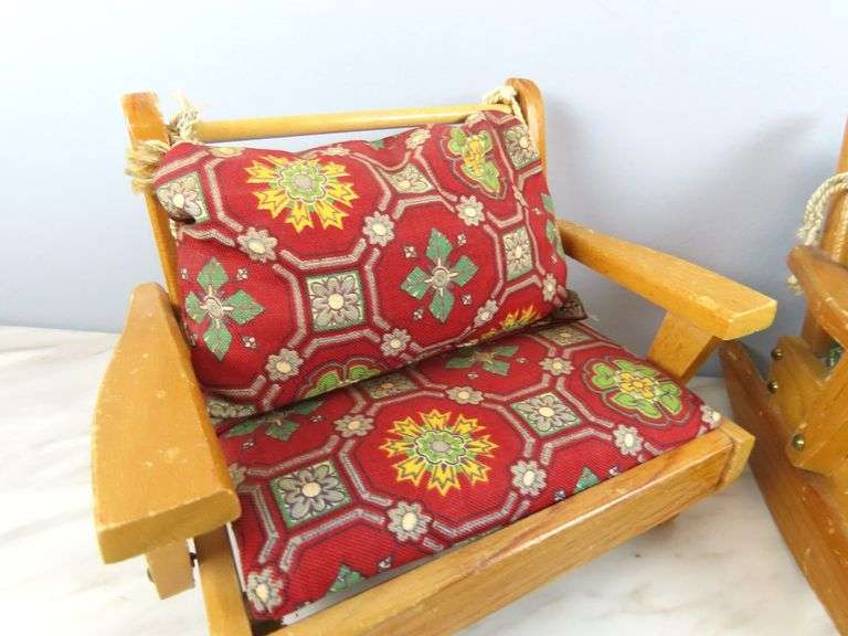 4 Pieces of Pert Pat Wooden Cushioned Doll Chairs with Coffee Table