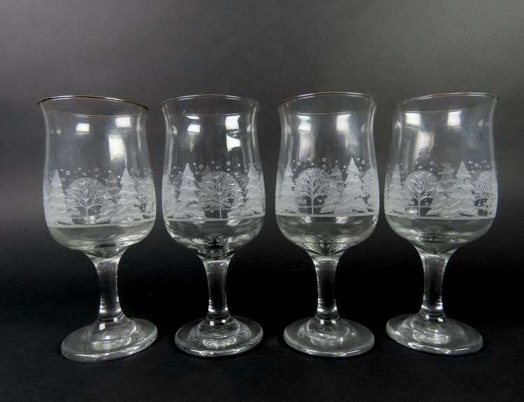Lot of 4 Vintage Etched Christmas Glasses