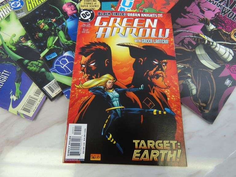 Mixed Lot of 8 Comic Books