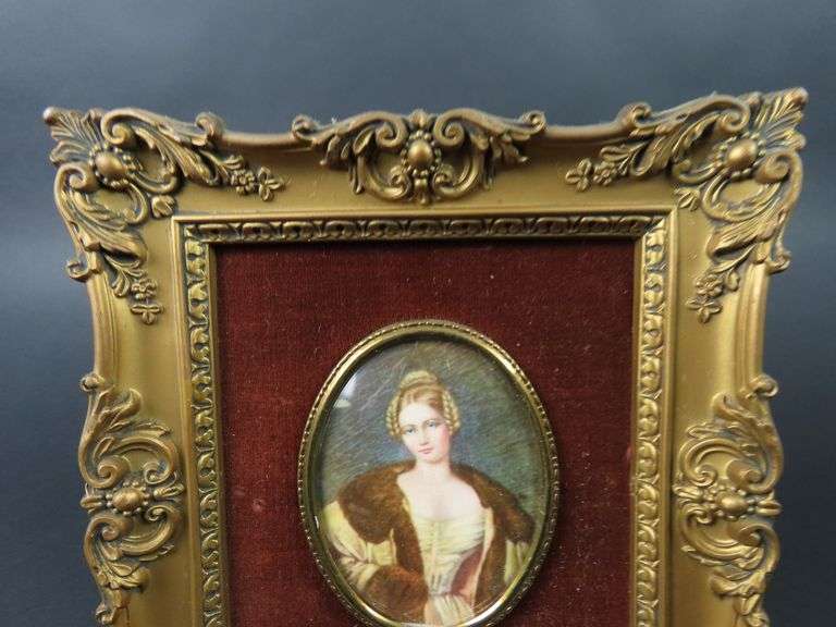 Vintage Cameo Creations Wall Hanging