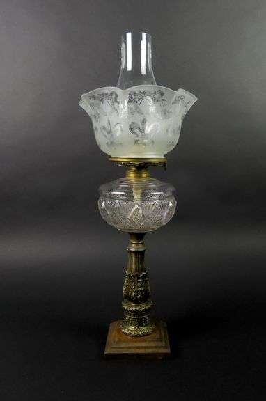 Beautiful Antique Oil Table Lamp