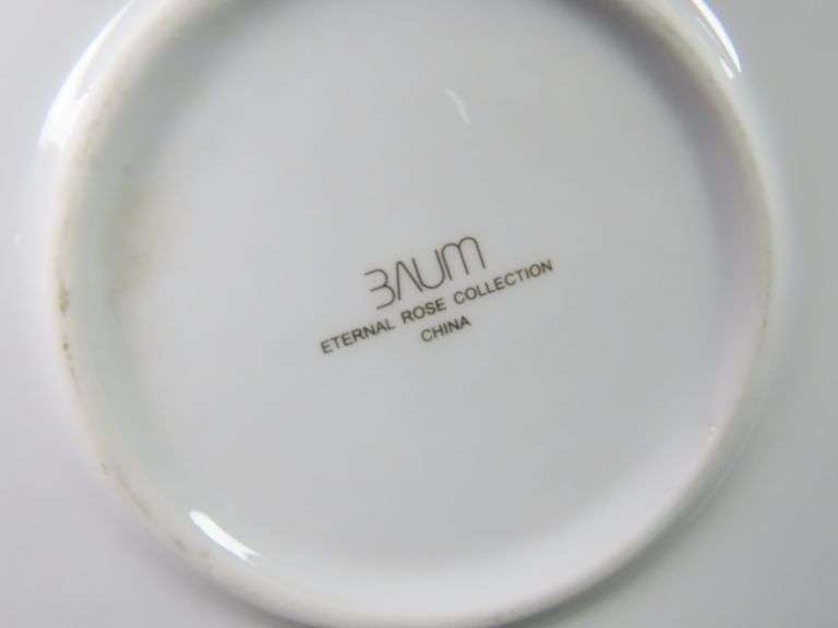 Evum Eternal Rose Collection Round Blue & White Trinket Box