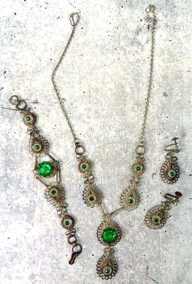 Stunning Antique Necklace, Bracelet & Screwback Earring Set