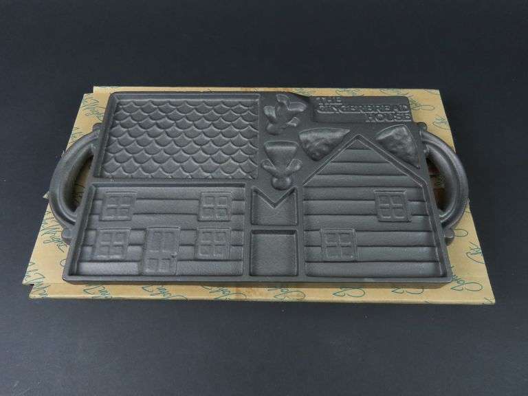 1985 John Wright Co. Cast Iron Gingerbread House Mold