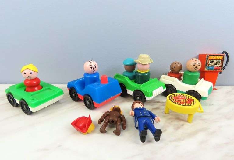 Lot of Fisher Price Cars with Little People