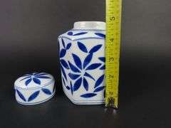 Fine Porcelain Blue & White Lidded Ginger Jar