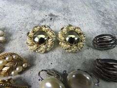 5 Pairs of Vintage Clip Earrings